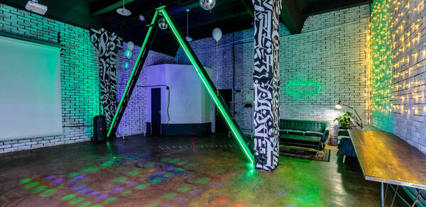 Loft Space Просторный лофт из белого кирпича