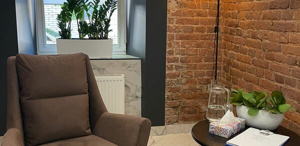 Статский Советник. Комната для консультаций 