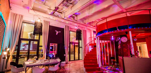 Басманный двор. Digital Brothers Двухуровневый лофт