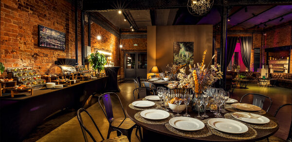 Basement Hall зал с авторским дизайном