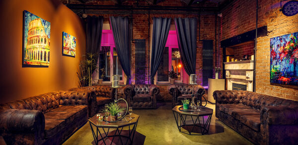 Basement Hall зал с авторским дизайном