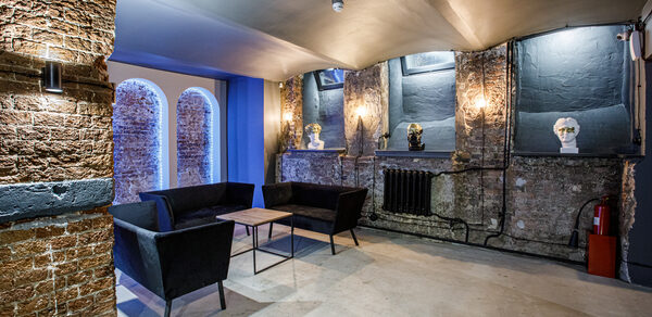 Лофт-зал с грифельной стеной