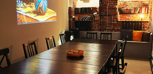 Уютная светлая комната для совместной деятельности 