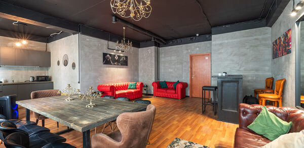 Уютный лофт-зал