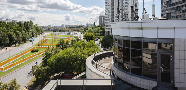 Высота Лофт Панорамный лофт в строгих тонах