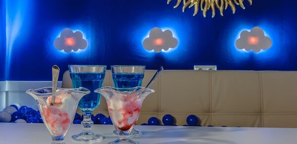 Party Time (Пати Тайм). Лофт-зал в синих тонах для небольших мероприятий 