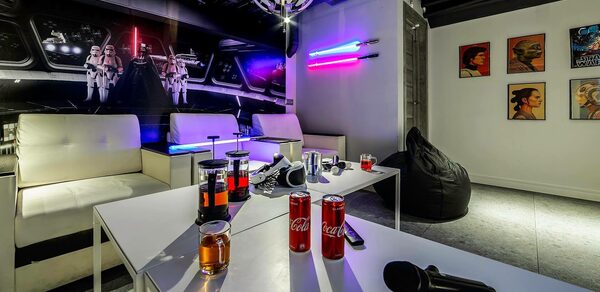 Party Time (Пати Тайм). Лофт-зал стилизованный под звезду