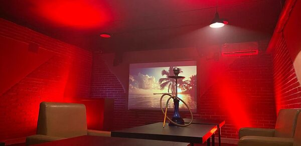 Лофт-комната с проектором 