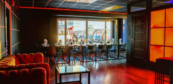 ИглуБар. ТехноБар. Просторный лофт с дизайнерской отделкой 