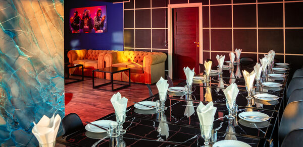 ИглуБар. ТехноБар. Просторный лофт с дизайнерской отделкой 