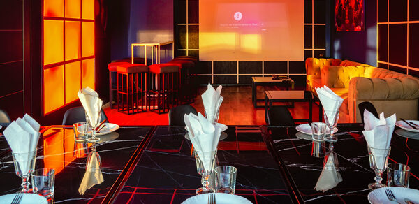 ИглуБар. ТехноБар. Просторный лофт с дизайнерской отделкой 