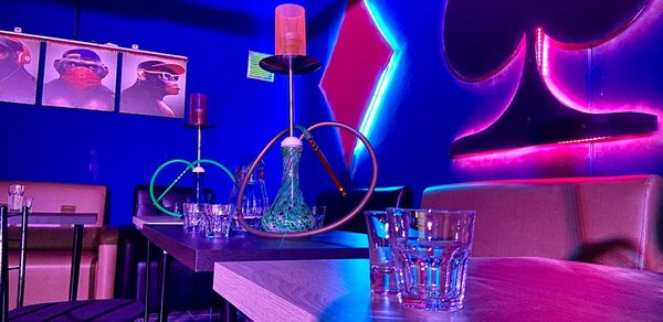 Rave Лофт-пространство с неоном