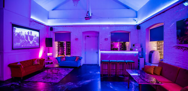 Уютный лофт с отдельным входом и внутренним двором с барбекю