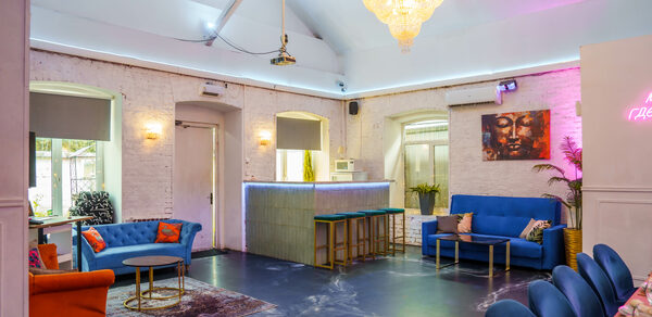 Уютный лофт с отдельным входом и внутренним двором с барбекю