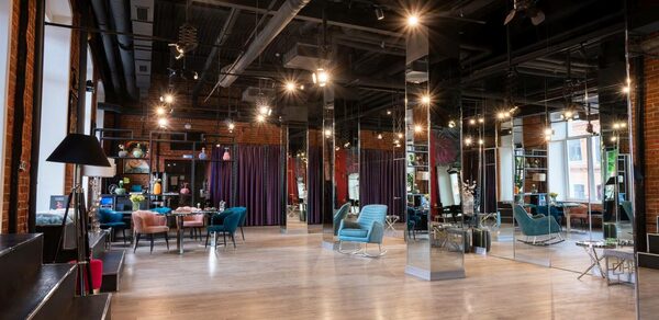 Адорнос Пространство премиум-класса на Улице 1905 года