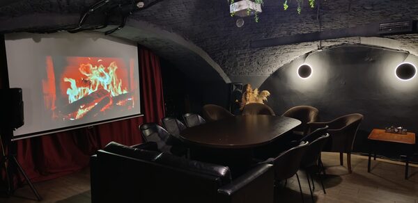 Отдельный зал в лофте