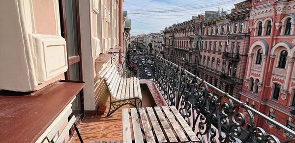 Топчик Лаундж зона с балконом 