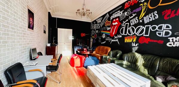 Топчик Лаундж зона с балконом 