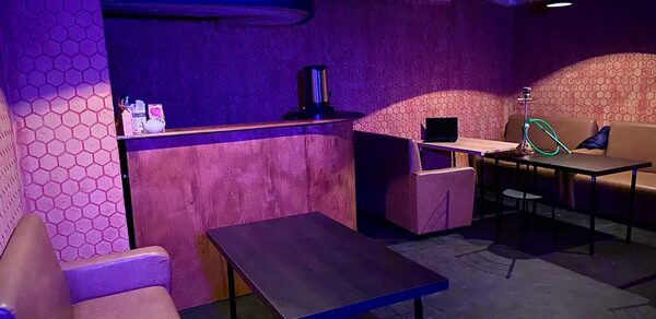 BEE-LOUNGE Небольшой светлый лофт-зал