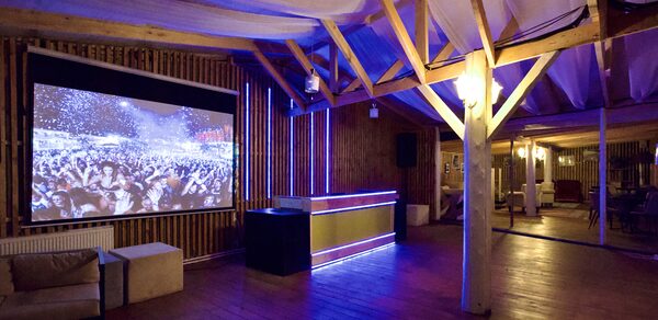 MY IBIZA Пространство с открытым бассейном на Спортивной