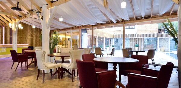 MY IBIZA Пространство с открытым бассейном на Спортивной