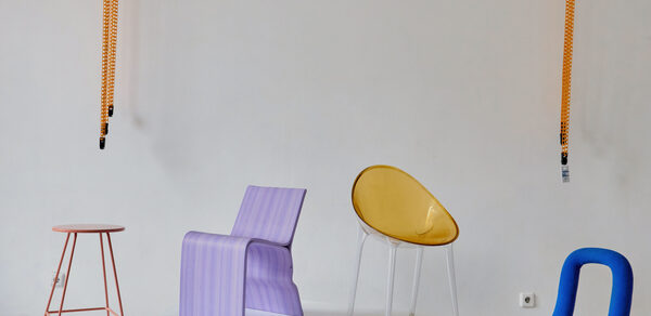 Светлый зал с растениями