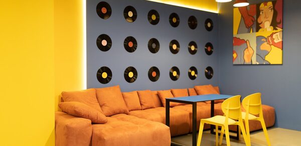 Wow Place Loft. Mr. Pop (Вау Плейс Лофт. Мистер Поп)