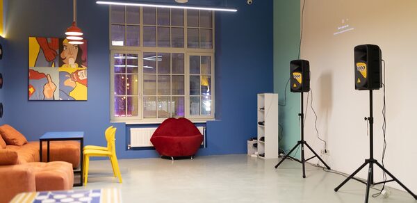 Wow Place Loft. Mr. Pop (Вау Плейс Лофт. Мистер Поп)