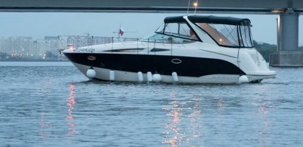 Комфортабельный катер для событий и прогулок