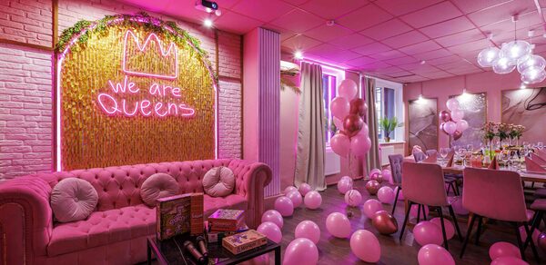 Космополитен. Розовый лофт-зал