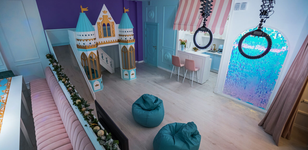 Светлое пространство в ярких красках