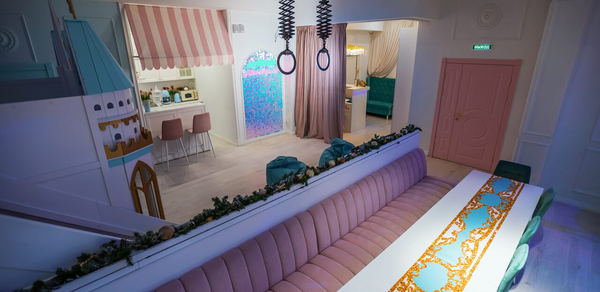 Светлое пространство в ярких красках