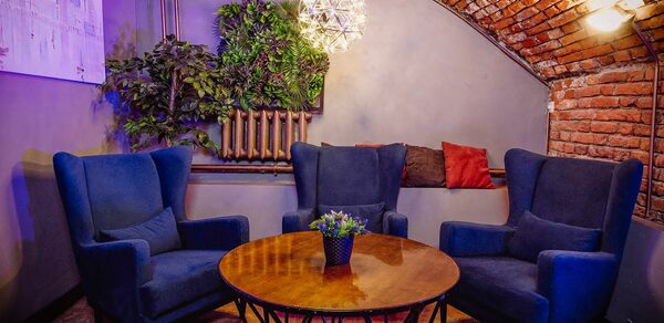 Basement Loft New Holland. Пространство со сценой