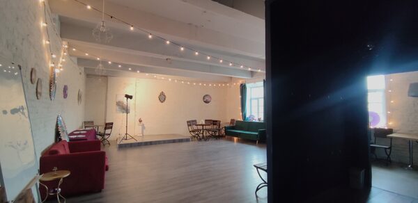 Стильное современное помещение для мероприятий