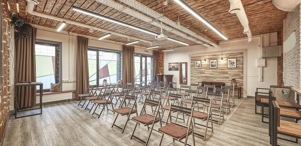 Loft Lodge 8. Яркий зал со светомузыкой