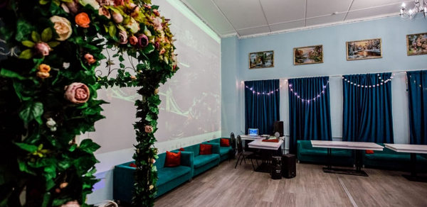 EmpireLoft Атмосферное пространство с проектором