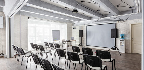 Дизайнерский конференц-зал 80 кв. метров