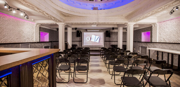 Атмосферное пространство с зеркальным куполом