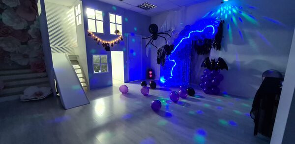 Яркий лофт-зал для детских мероприятий