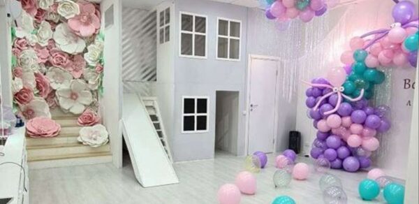 Яркий лофт-зал для детских мероприятий