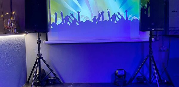 Status Loft (Статус Лофт). Яркий лофт