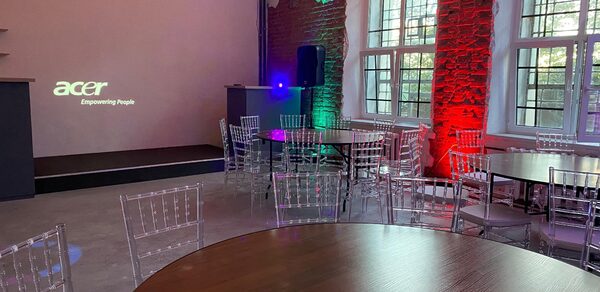 Status Loft (Статус Лофт). Лофт со светомузыкой
