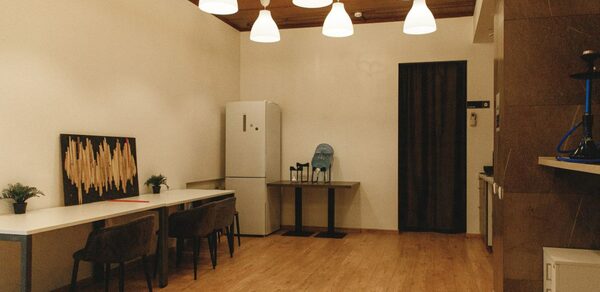 Loft YesNot (Лофт ЙесНот). Пространство с кирпичной стеной 