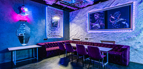 Дизайнерский неоновый лофт