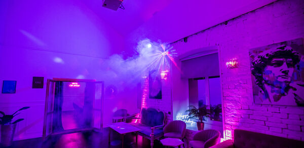 Просторный лофт с верандой и внутренним двориком