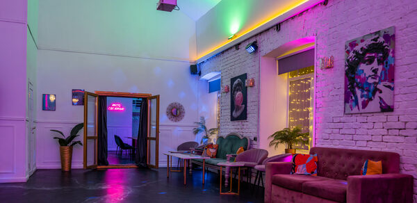 Просторный лофт с верандой и внутренним двориком