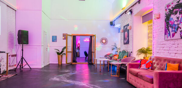 Просторный лофт с верандой и внутренним двориком