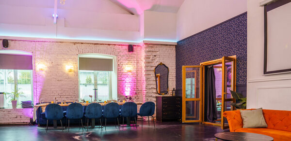 Просторный лофт с верандой и внутренним двориком