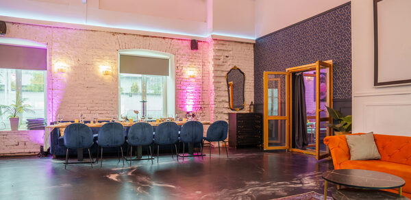 Просторный лофт с верандой и внутренним двориком