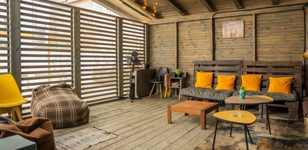 Атмосферное пространство с верандой для любых мероприятий